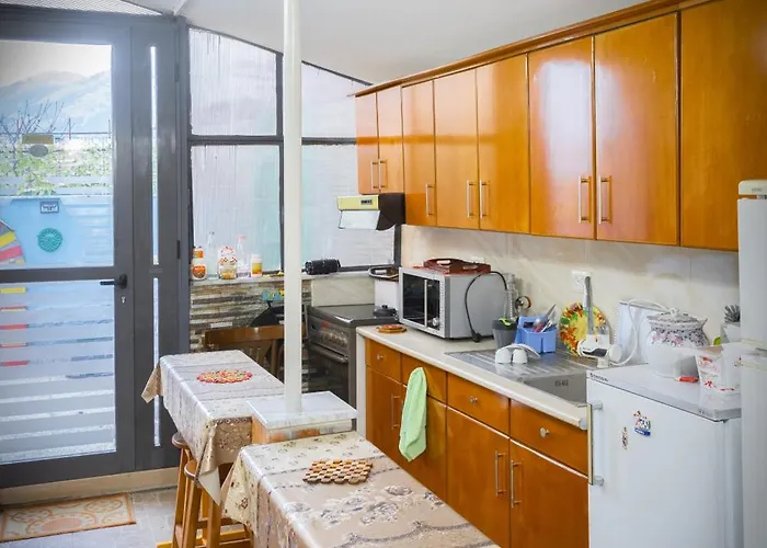 Bujtina Dervishi 民宿 科尔察